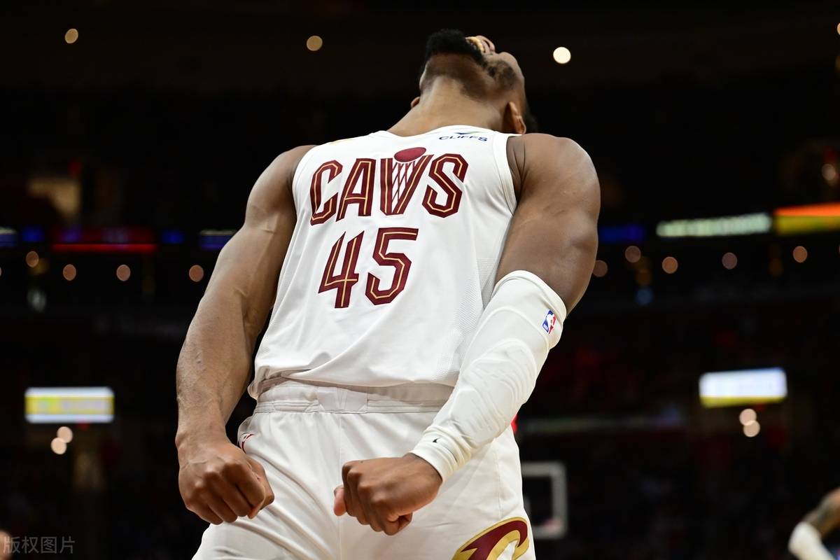 博鱼体育平台官网-NBA季后赛倒计时，斯图加特赛前单刀错失，细节引发关注，赛场秩序良好，数据趋势出现新变化